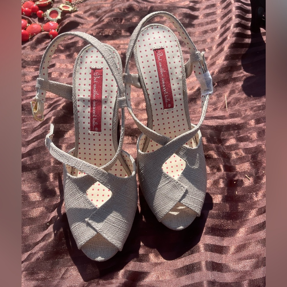 Linen vintage style heels